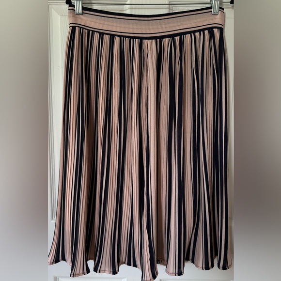 Striped skirt in blue and rose. Size M / 4. Like new. - Picture 1 of 2